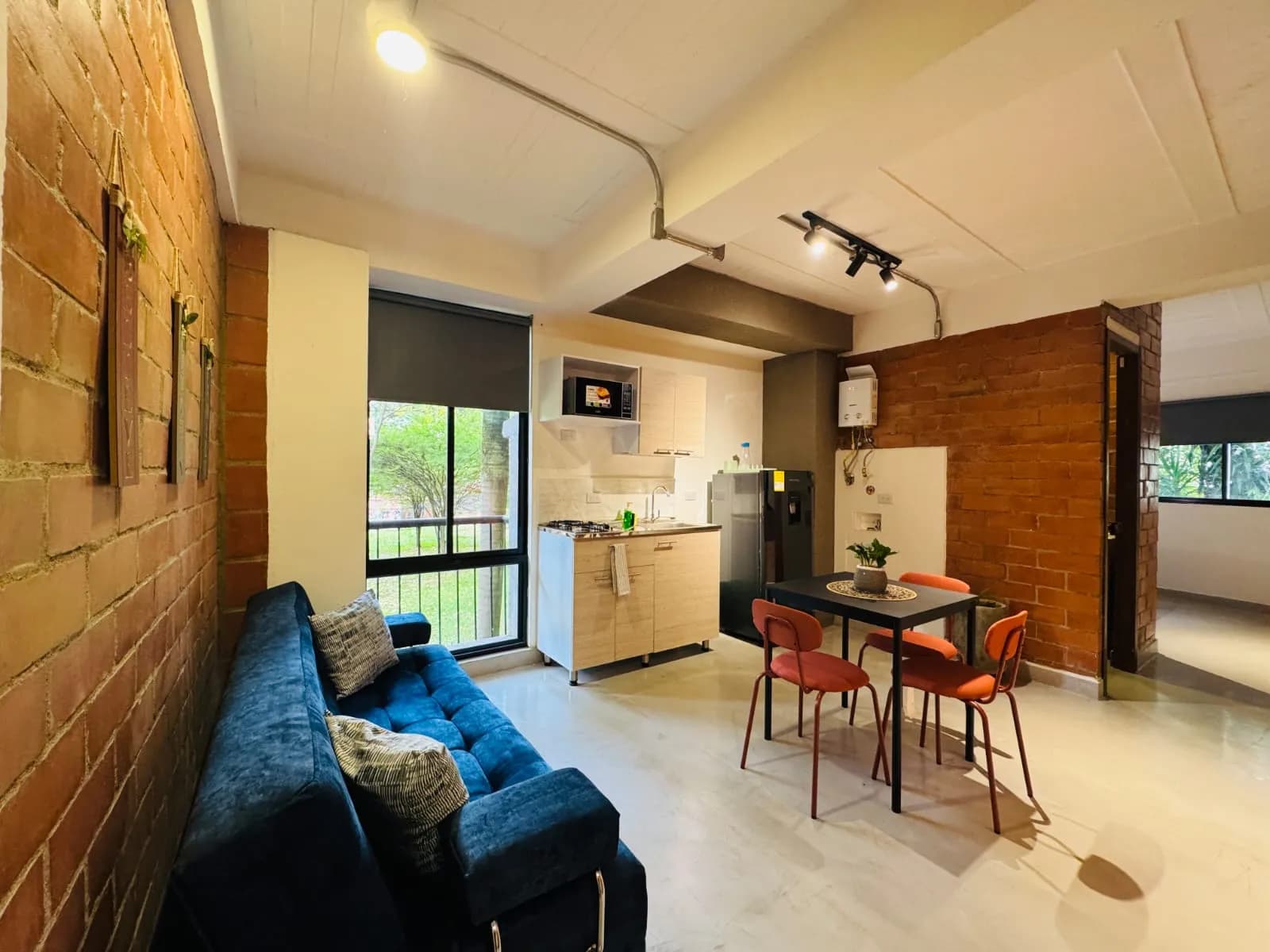 Apartaestudios en Alquiler en El Limonar, Cali — foto 1