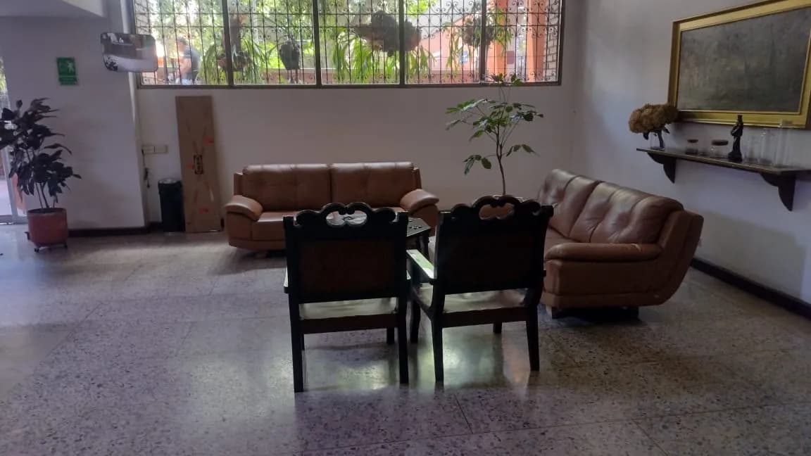 Apartamento en venta en el Centro de Medellín, sobre la Avenida La Playa — foto 2