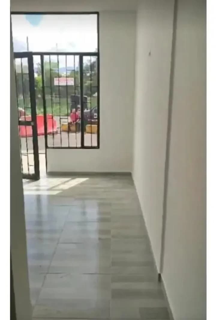 VENDO HERMOSO LOCAL COMERCIAL VILLA VERONICA  KENNEDY — foto 6