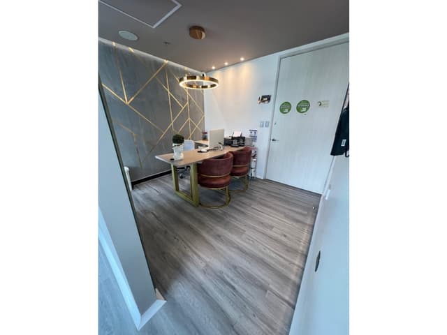 CONSULTORIO EN VENTA - SECTOR ÁLAMOS, EDIFICIO PREMIUM