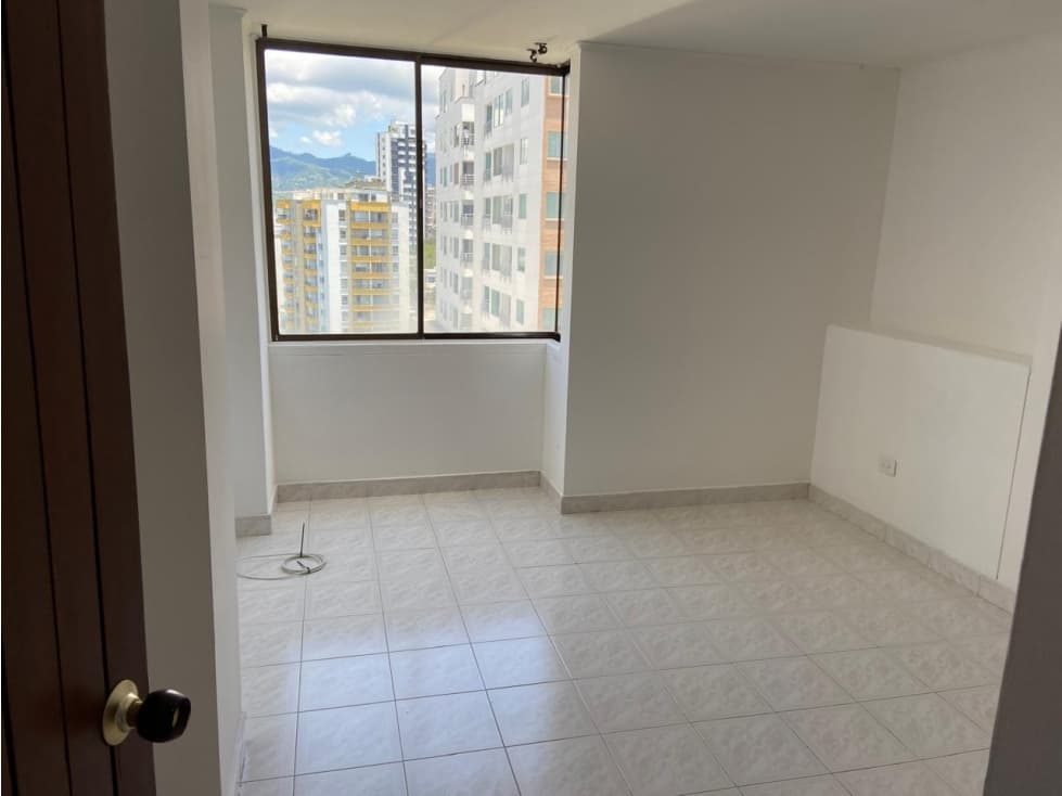 APARTAMENTO EN RENTA - SECTOR PINARES, EDIFICIO LAGUITOS — foto 6