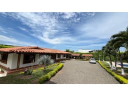 FINCA COLONIAL EN VENTA - SECTOR CERRITOS, CONDOMINIO EL PALOMAR