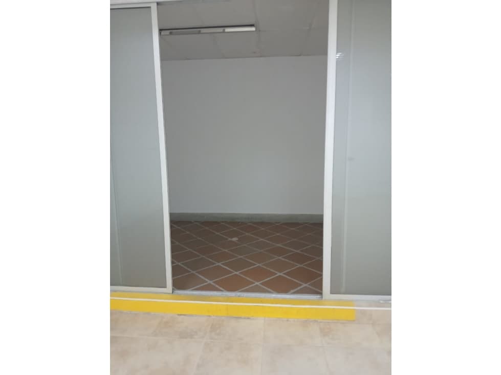 OFICINA EN VENTA - SECTOR CENTRO, EDIFICIO TORCORAMA — foto 3