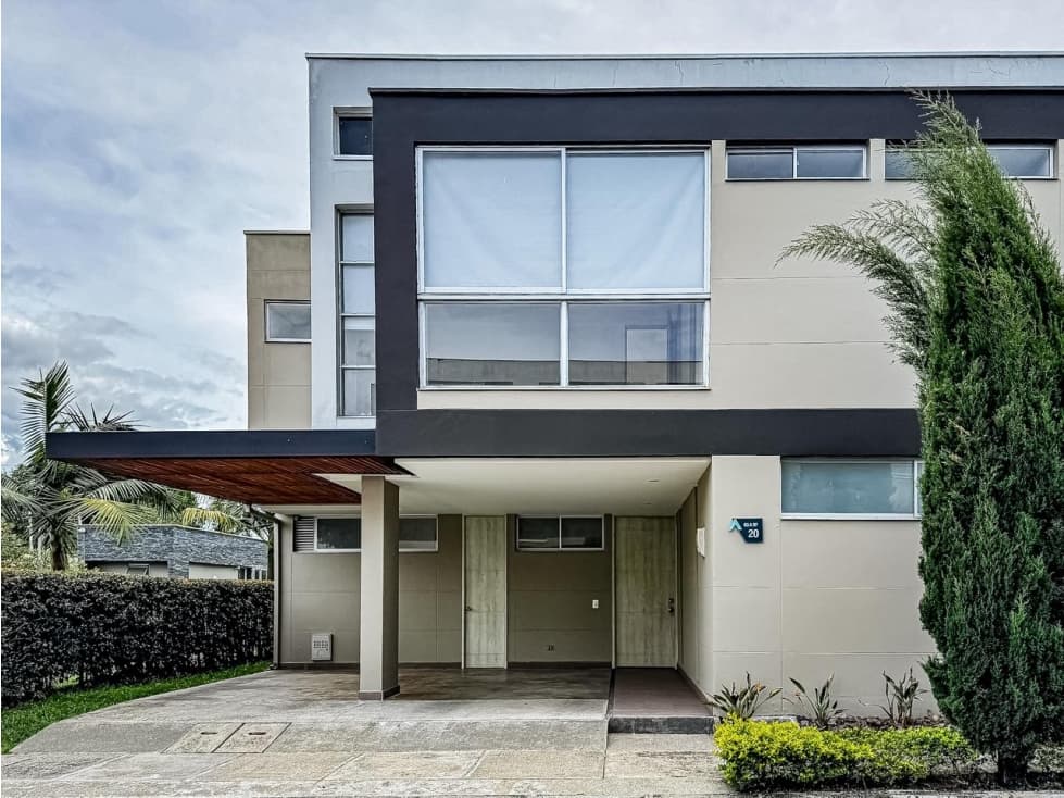 Casa para la renta y venta en llanogrande — foto 1