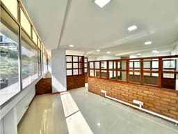 Oficina para la renta tradicional en El Poblado, piso 5