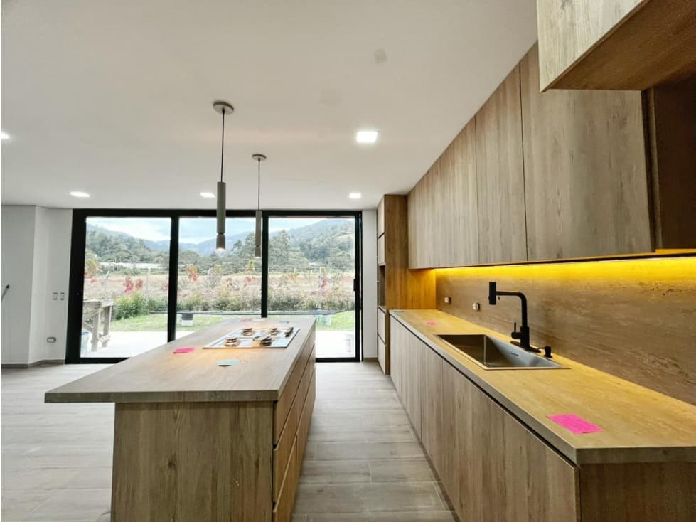 Casa de dos niveles para la venta en El Retiro — foto 6