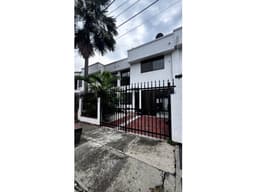 VENDO CASA DE 2 PISOS UNIFAMILIAR EN LA FLORA (P.Z) CW:10036014