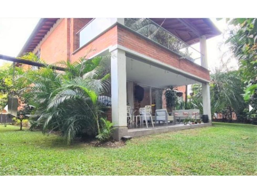Venta de Casa Envigado Loma Benedictinos — foto 1