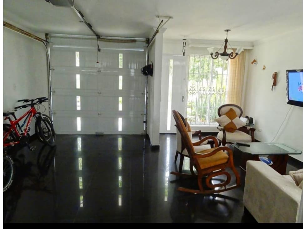 Hermosa casa ciudad 2000 — foto 2