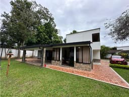 CASA EN VENTA LAGOS DEL CACIQUE