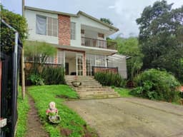 EN VEN-PERMUTA CASA CAMPESTRE, UBICACIÓN EN PEREIRA VIA LA FLORIDA