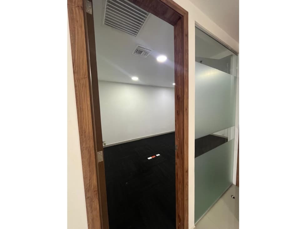 Oficina de 84.32 m2 en Torre Atlantica — foto 4
