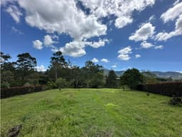 SE VENDE LOTE VIA RIONEGRO A LA CEJA