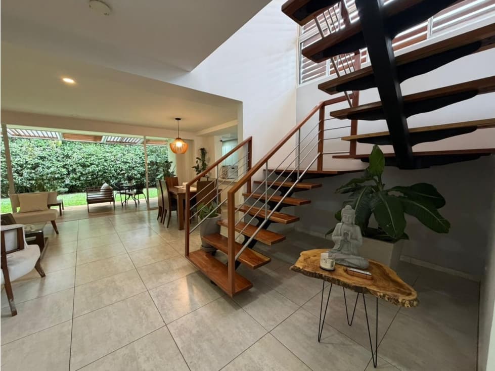 CASA EN CONJUNTO CERRADO RODEADA DE VERDE — foto 4