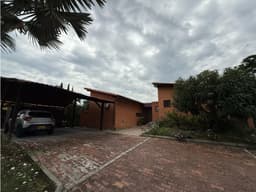 VENDO CASA CAMPESTRE DE 1 NIVEL POR LA VARIANTE EL POLLO