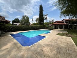 VENDO CASA CAMPESTRE EN CONDOMINIO EN CERRITOS PEREIRA.