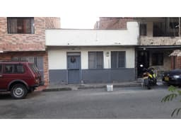 BELLO - CONGOLO - SE VENDE CASA LOTE