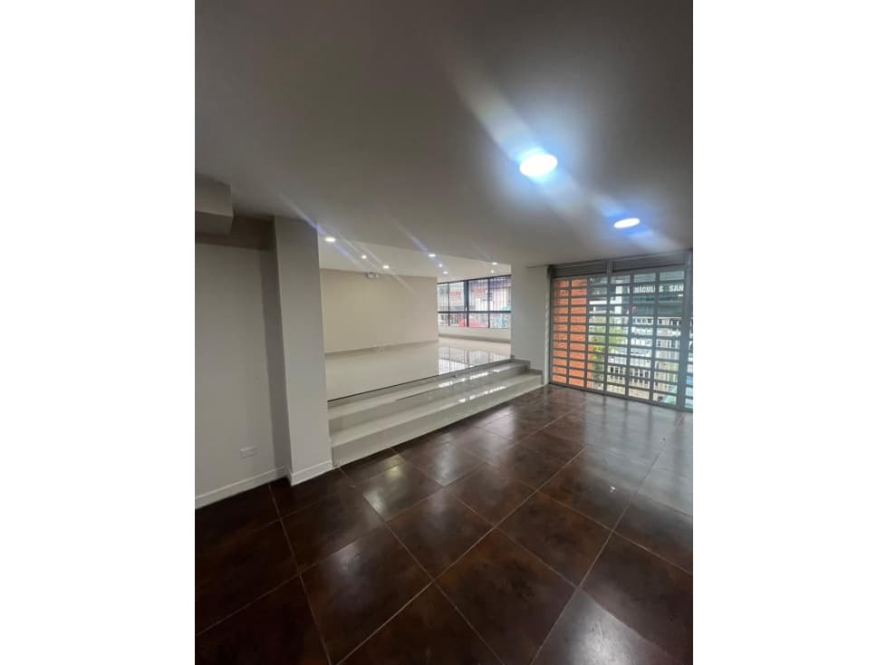 LOCAL EN VENTA EN SAN JOAQUIN — foto 3