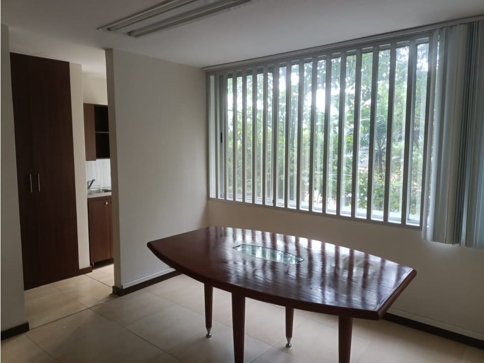 SE RENTA OFICINA - BLOCK CENTRO EMPRESARIAL - AV. POBLADO — foto 4