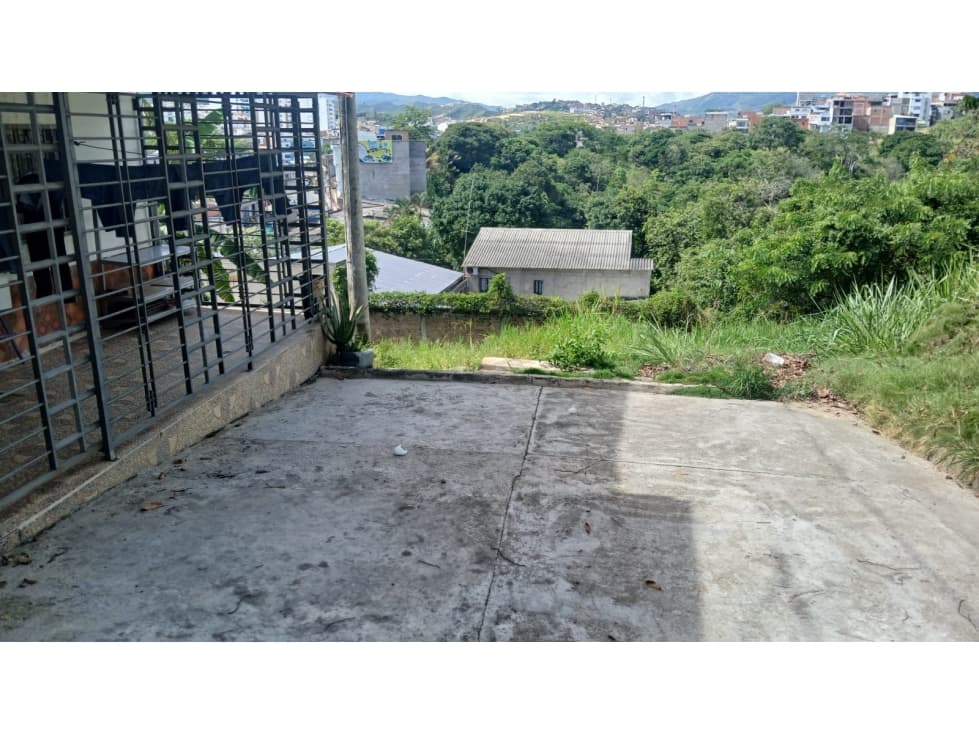 CASA DE 2 PISOS EN COLINA DE LA FLORIDA — foto 4