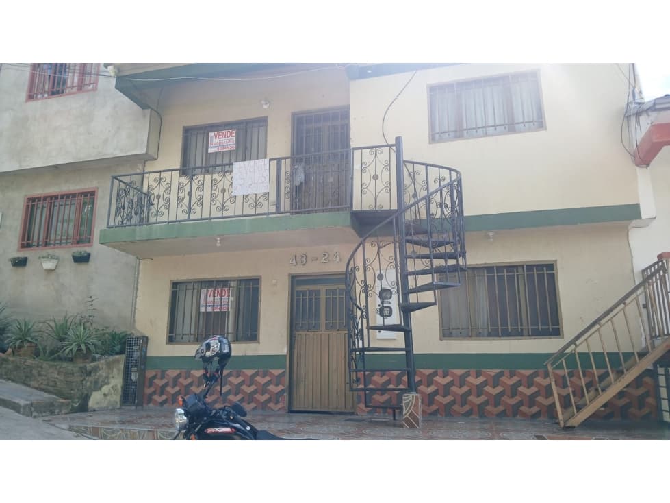 CASA DE 2 PISOS EN COLINA DE LA FLORIDA — foto 1