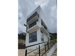 EN VENTA LINDA CASA CAMPESTRE EN COTA CUNDINAMARCA