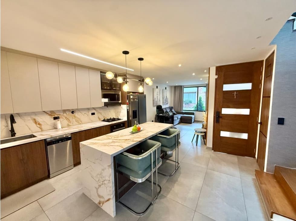 CASA EN VENTA EXCELENTE UBICACIÓN  — foto 1