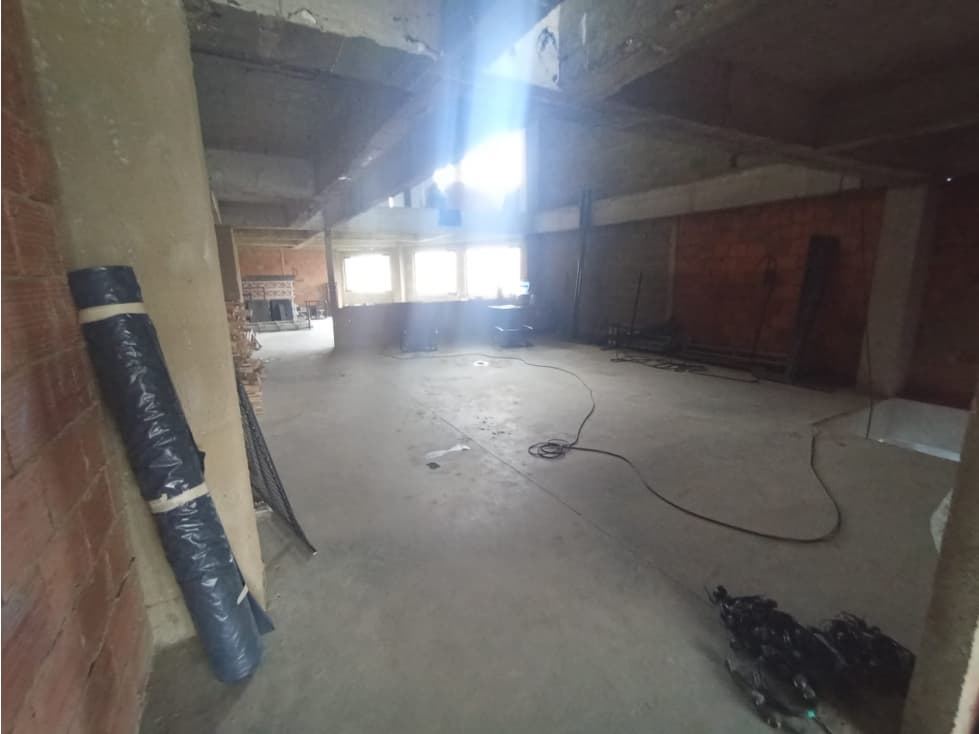 VENDO AMPLIA BODEGA EN ZONA COMERCIAL EXCLUSIVA — foto 5