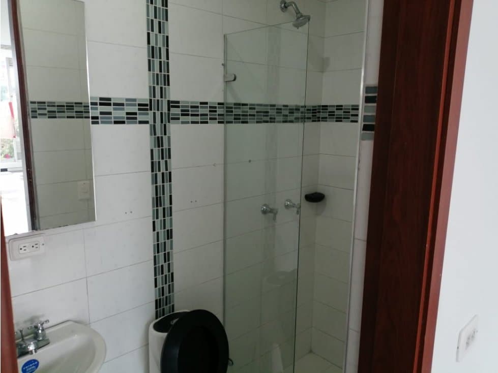 ARRIENDO Local de 50 M2 Galerias — foto 5