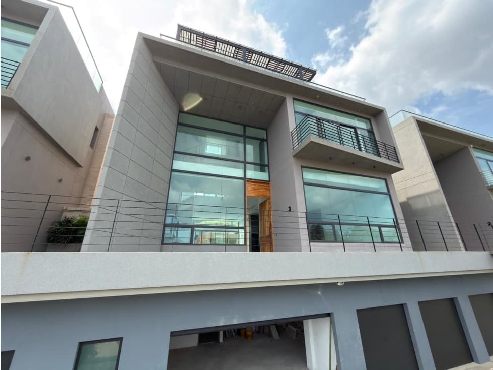 VENTA DE CASA EN ALTOS DE PRADOMAR — foto 2