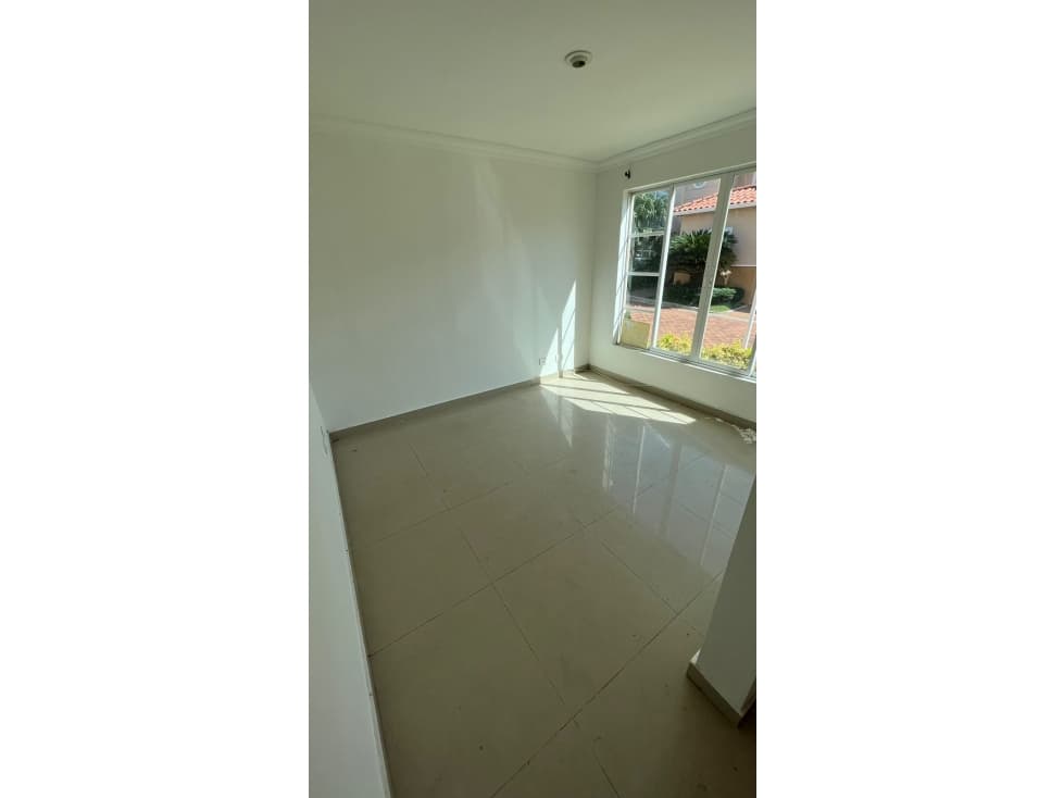 SE ARRIENDA CASA EN LA CASTELLANA — foto 4