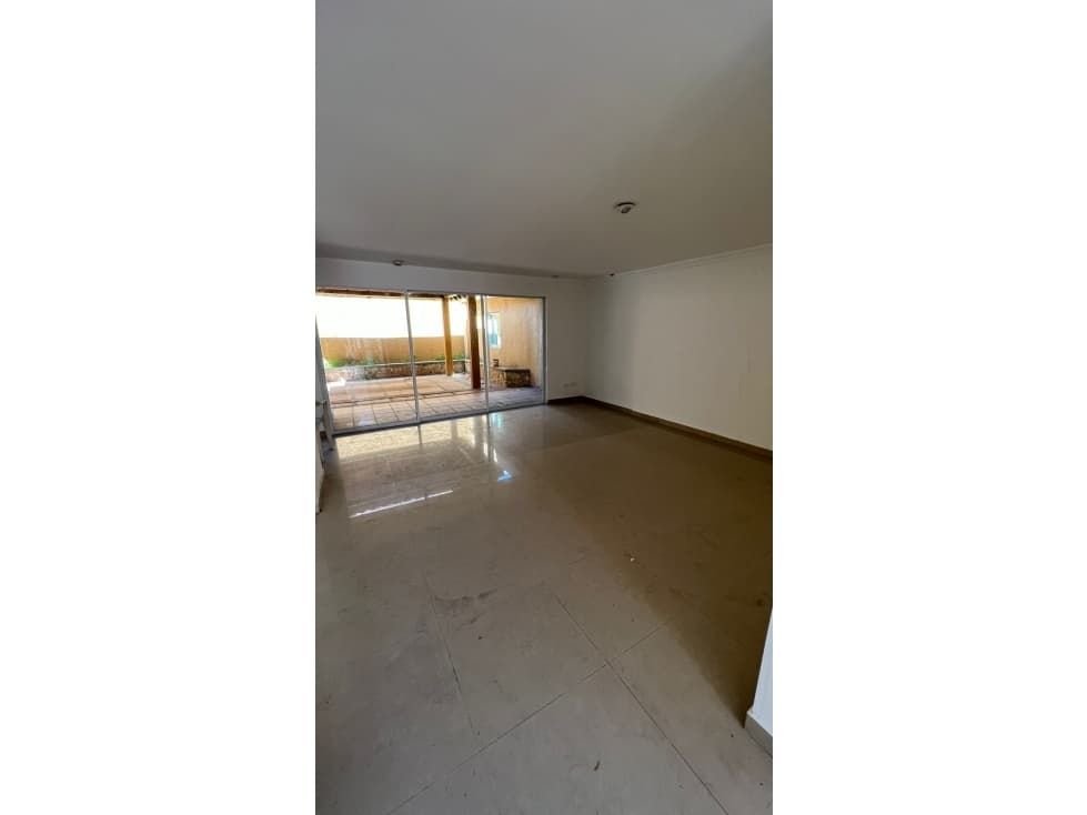 SE ARRIENDA CASA EN LA CASTELLANA — foto 1