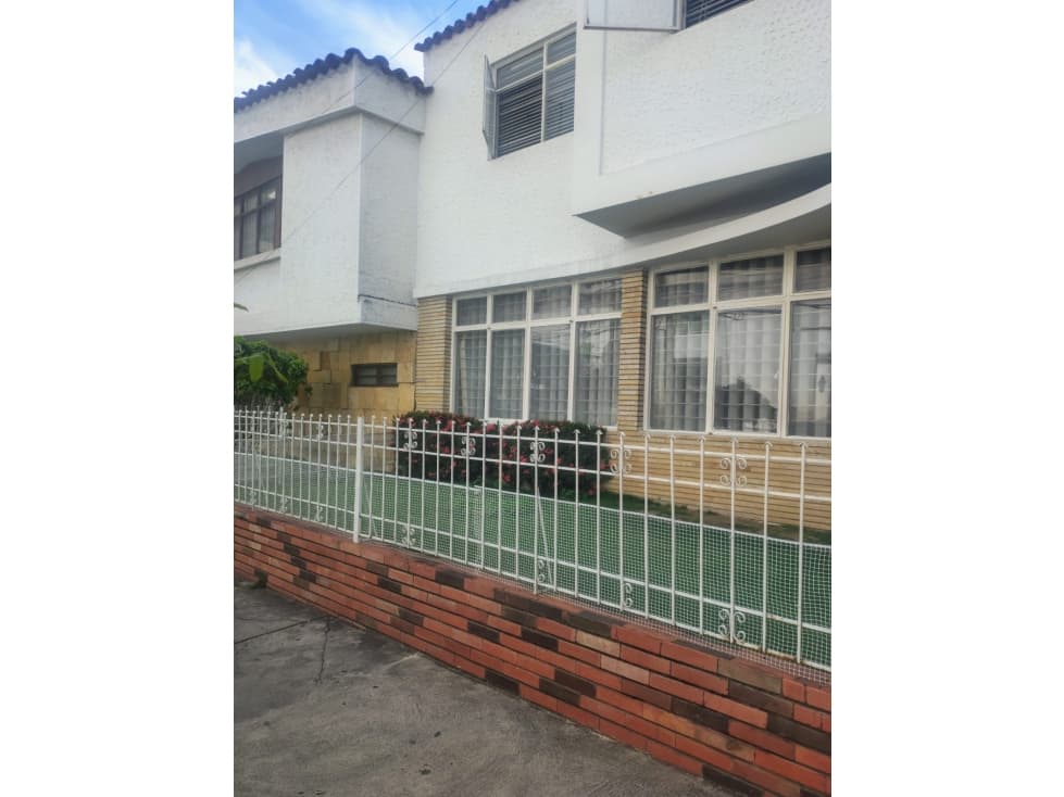 ESPECTACULAR CASA COMERCIAL EXCELENTE UBUCACION CABECERA — foto 1