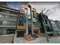 Bogota vendo oficina amoblada en el lago area 106 mts