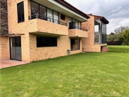 Bogota alquiler casa en San Simón 1430 mts