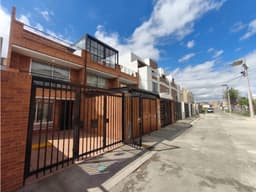 Casa urbana en venta Cota $570.000.000