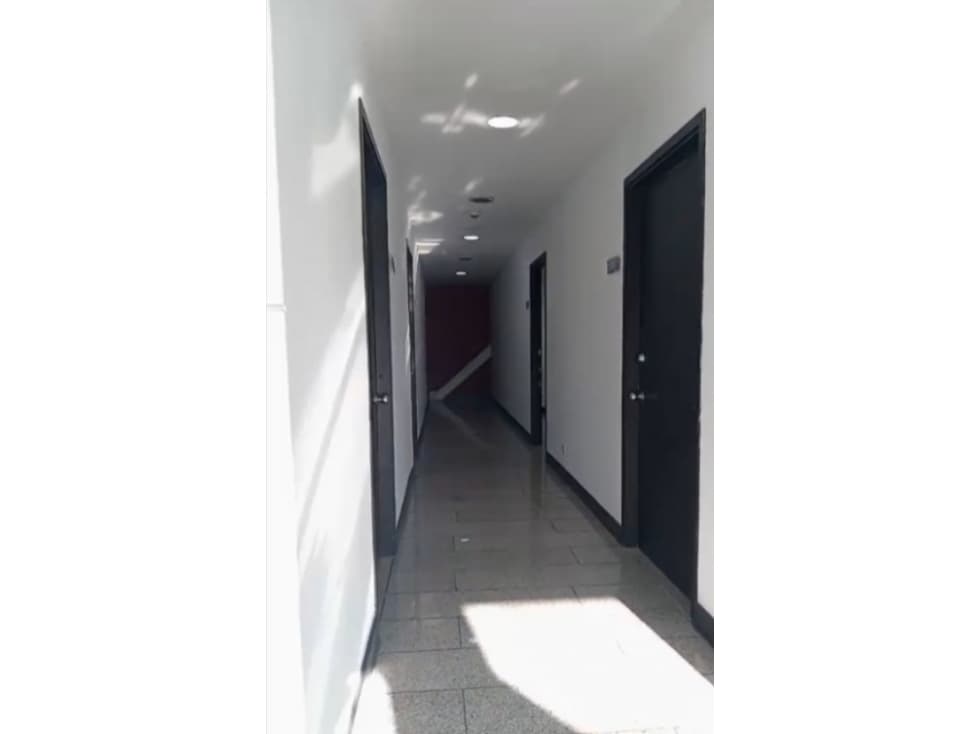OFICINA ALQUILER EDIF VIDA TEQUENDAMA - CALI — foto 2