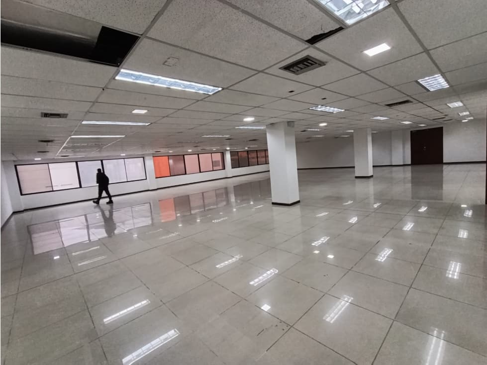 OFICINA 478 m² EN ALQUILER COMPLEJO EMPRESARIAL MENGA — foto 4