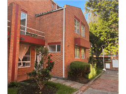 CASA EN VENTA MAZUREN MCP