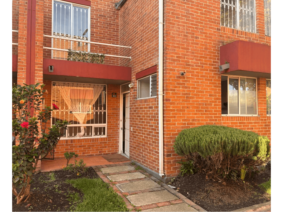 CASA EN VENTA MAZUREN LCT — foto 2