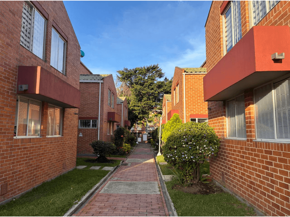 CASA EN VENTA MAZUREN LCT — foto 4