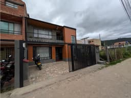 VENDO OPORTUNIDAD CASA CON APTO INDEPENDIENTE
