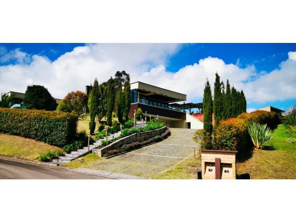 VENTA ESPECTACULAR CASA DE CAMPO EN LA CALERA — foto 1