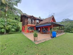 Casa en Arriendo Loma del Escobero Envigado
