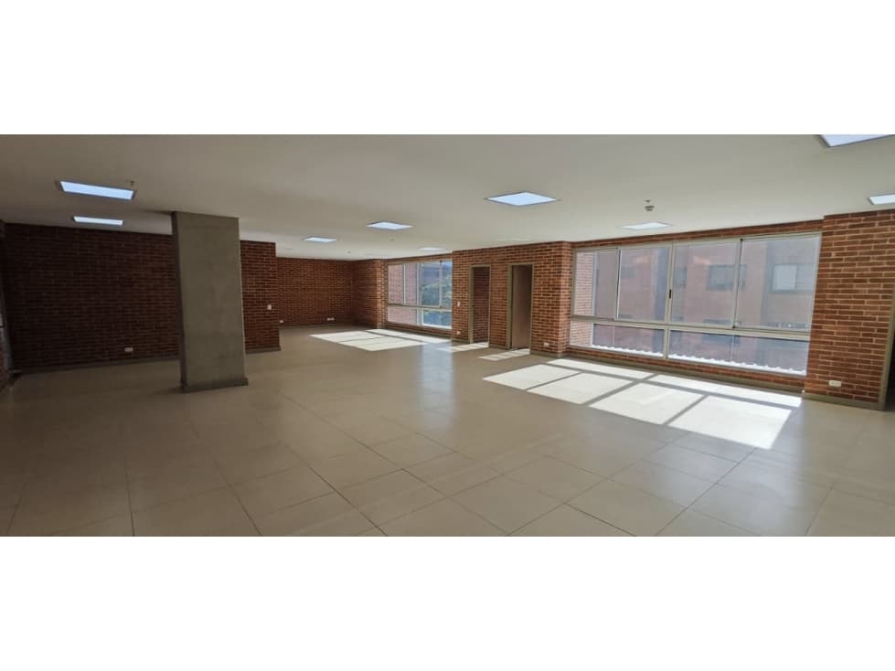 Local en Arriendo Castropol Medellin — foto 2
