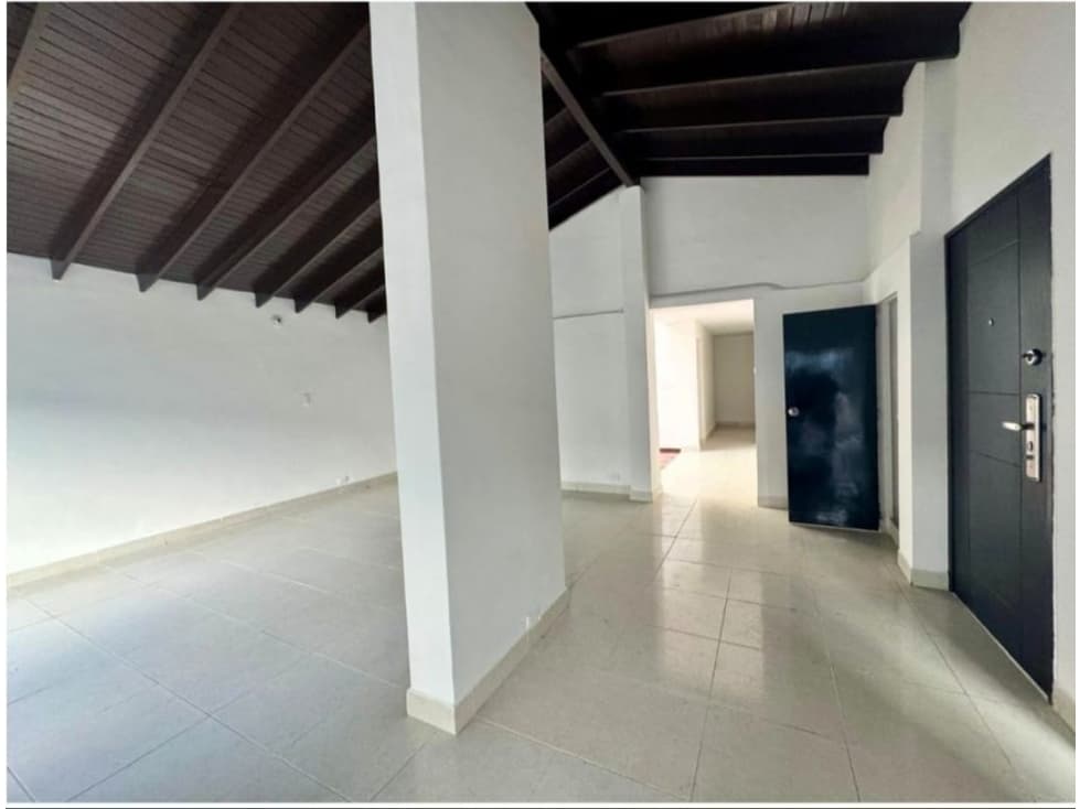 Casa Comercial Independiente en venta Manila Medellín — foto 3