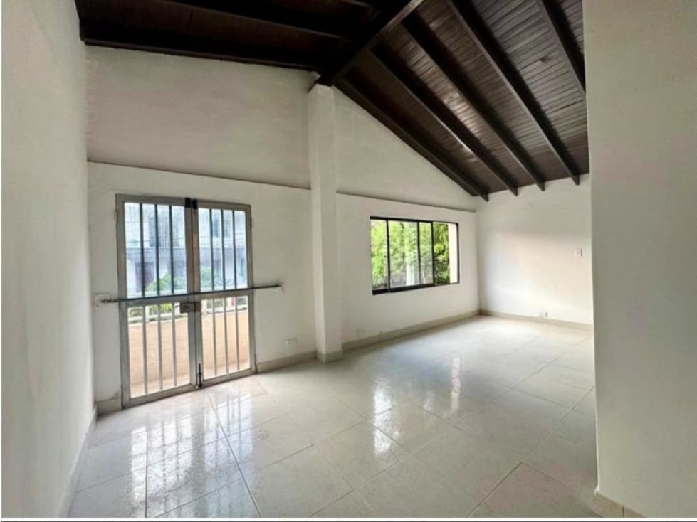 Casa Comercial Independiente en venta Manila Medellín — foto 5
