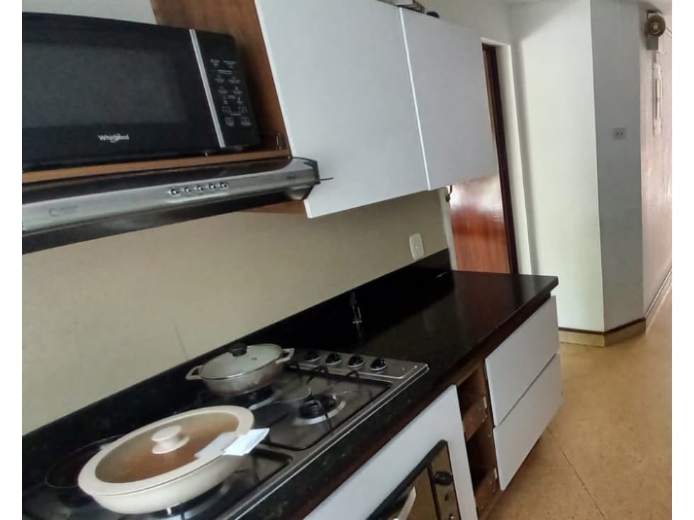 APARTAMENTO EN ARRIENDO EN EL POBLADO — foto 2