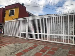 Se vende casa con apartamento interno en el barrio Los Andes