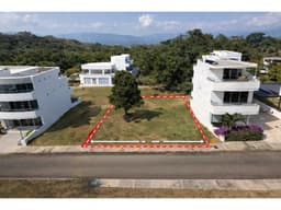 Lote en venta en Sopetrán en Condominio Cerrado con piscina